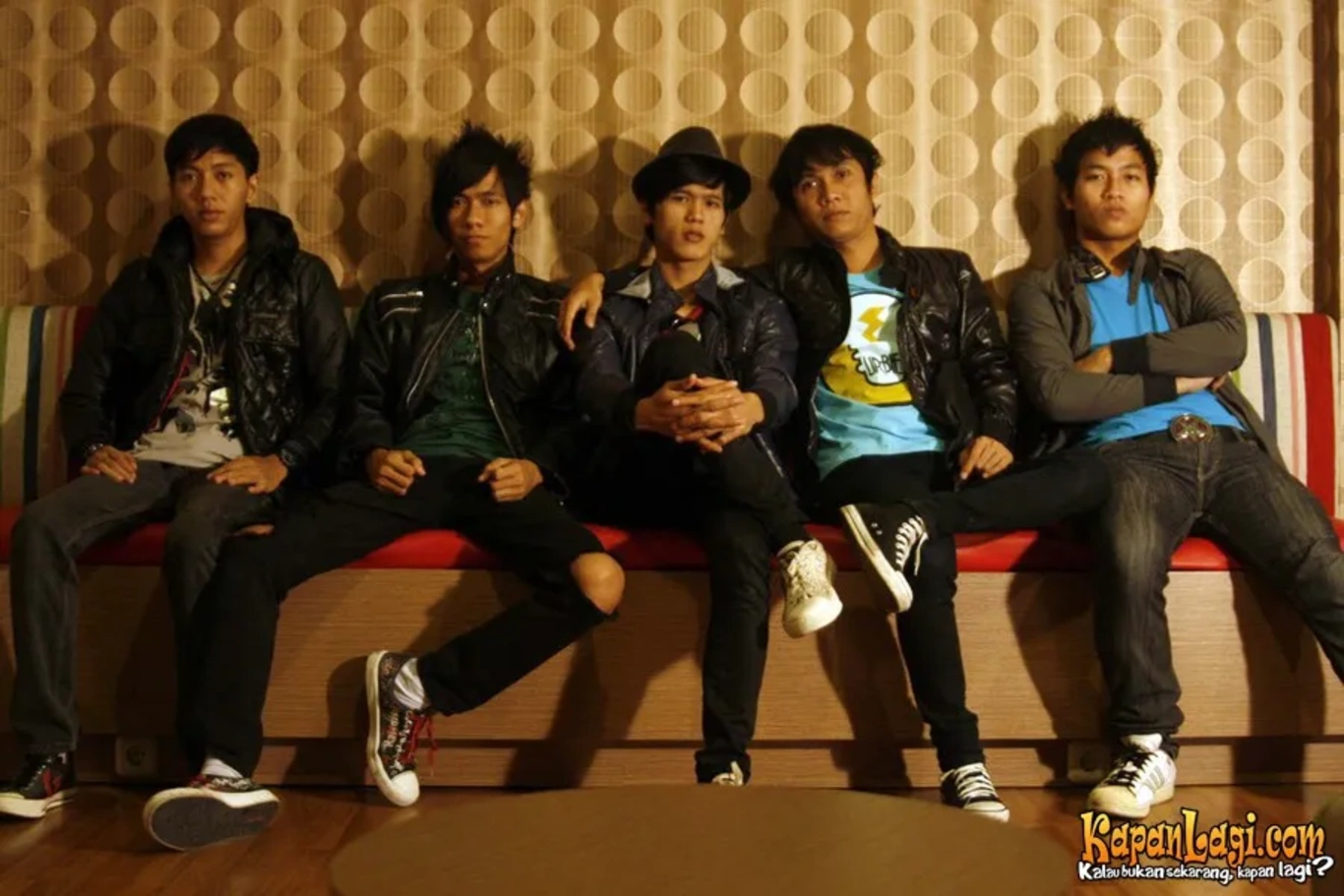 Jika Anda tidak melihat foto Planet Band, kemungkinan karena foto dengan nomor tersebut tidak tersedia di Kapanlagi.com™