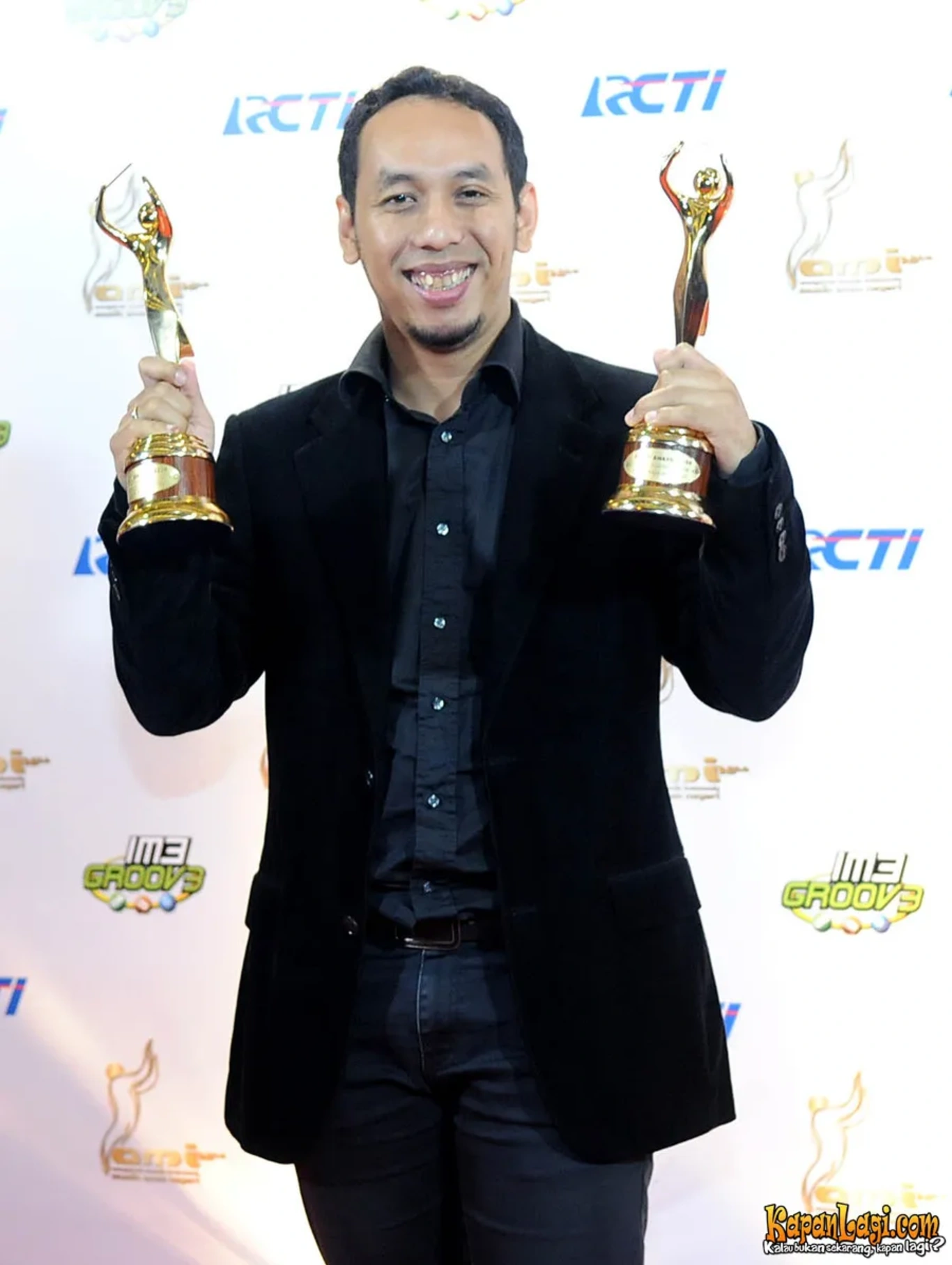 Jika Anda tidak melihat foto Pongki Barata, kemungkinan karena foto dengan nomor tersebut tidak tersedia di Kapanlagi.com™