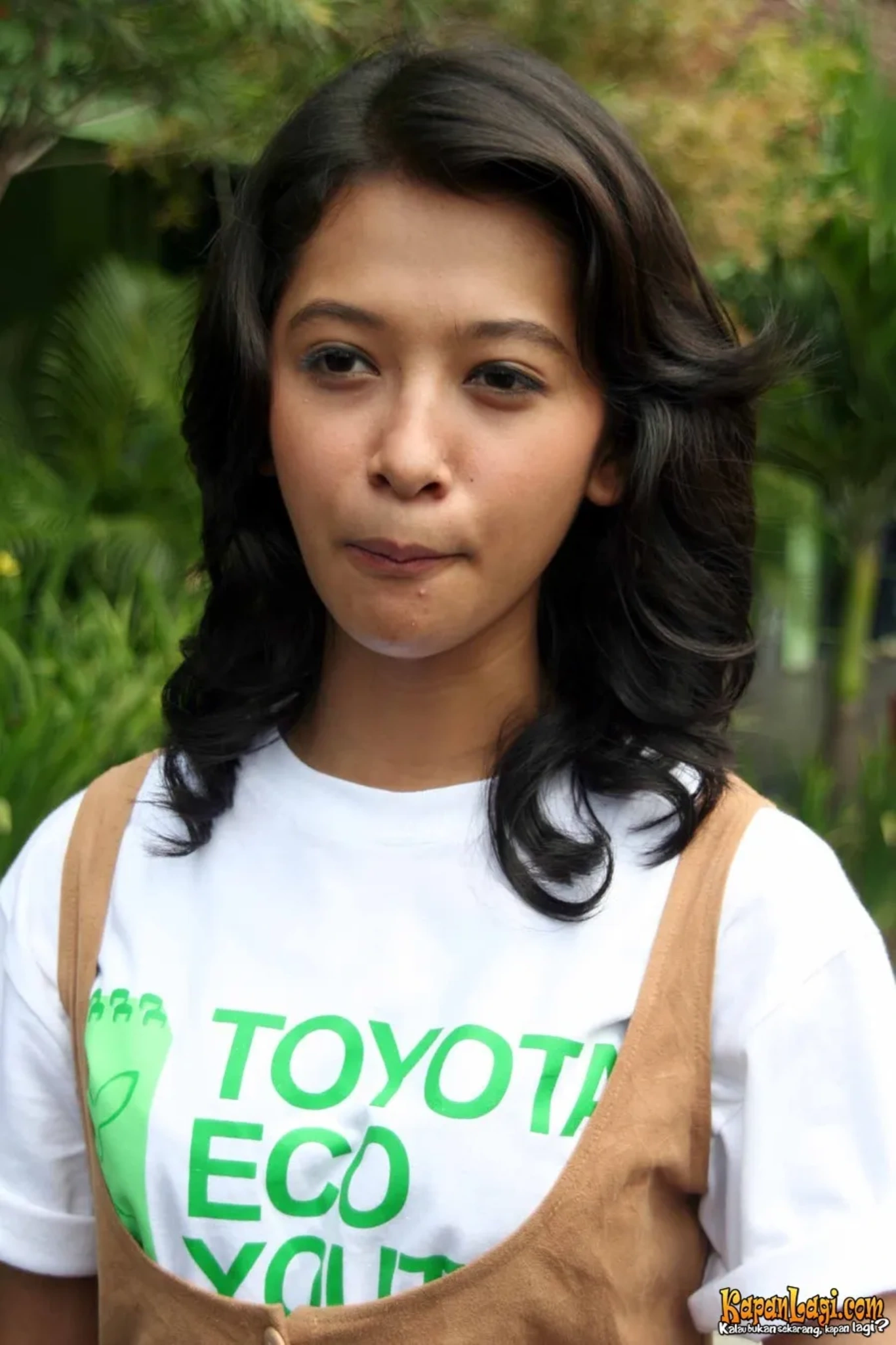 Jika Anda tidak melihat foto Poppy Bunga, kemungkinan karena foto dengan nomor tersebut tidak tersedia di Kapanlagi.com™