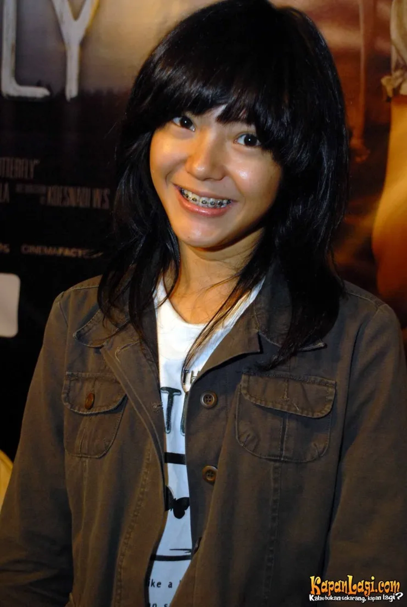 Jika Anda tidak melihat foto Poppy Sovia, kemungkinan karena foto dengan nomor tersebut tidak tersedia di Kapanlagi.com™