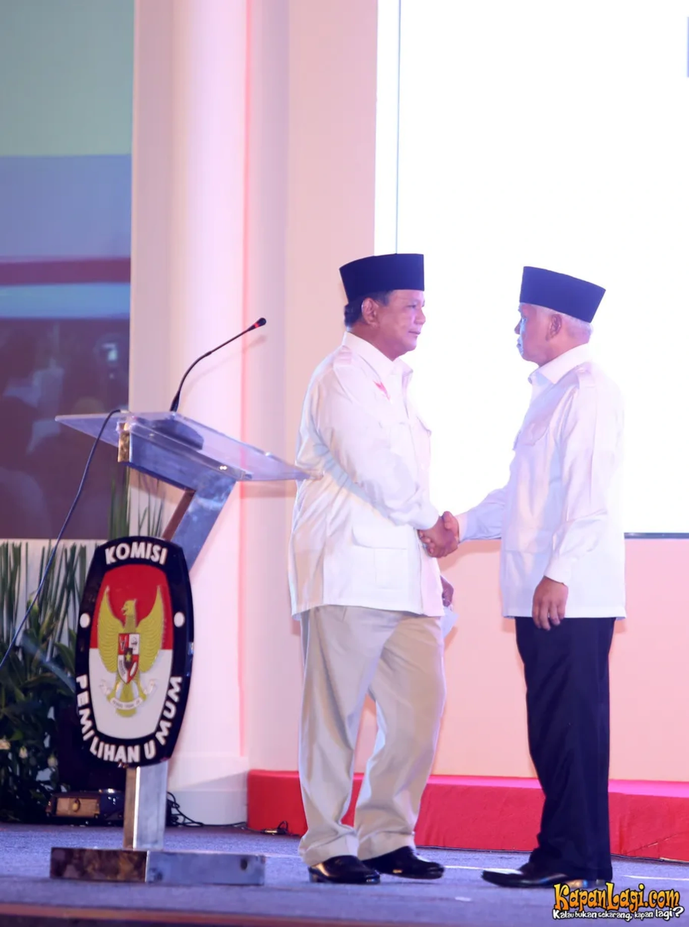 Jika Anda tidak melihat foto Prabowo Subianto, kemungkinan karena foto dengan nomor tersebut tidak tersedia di Kapanlagi.com™