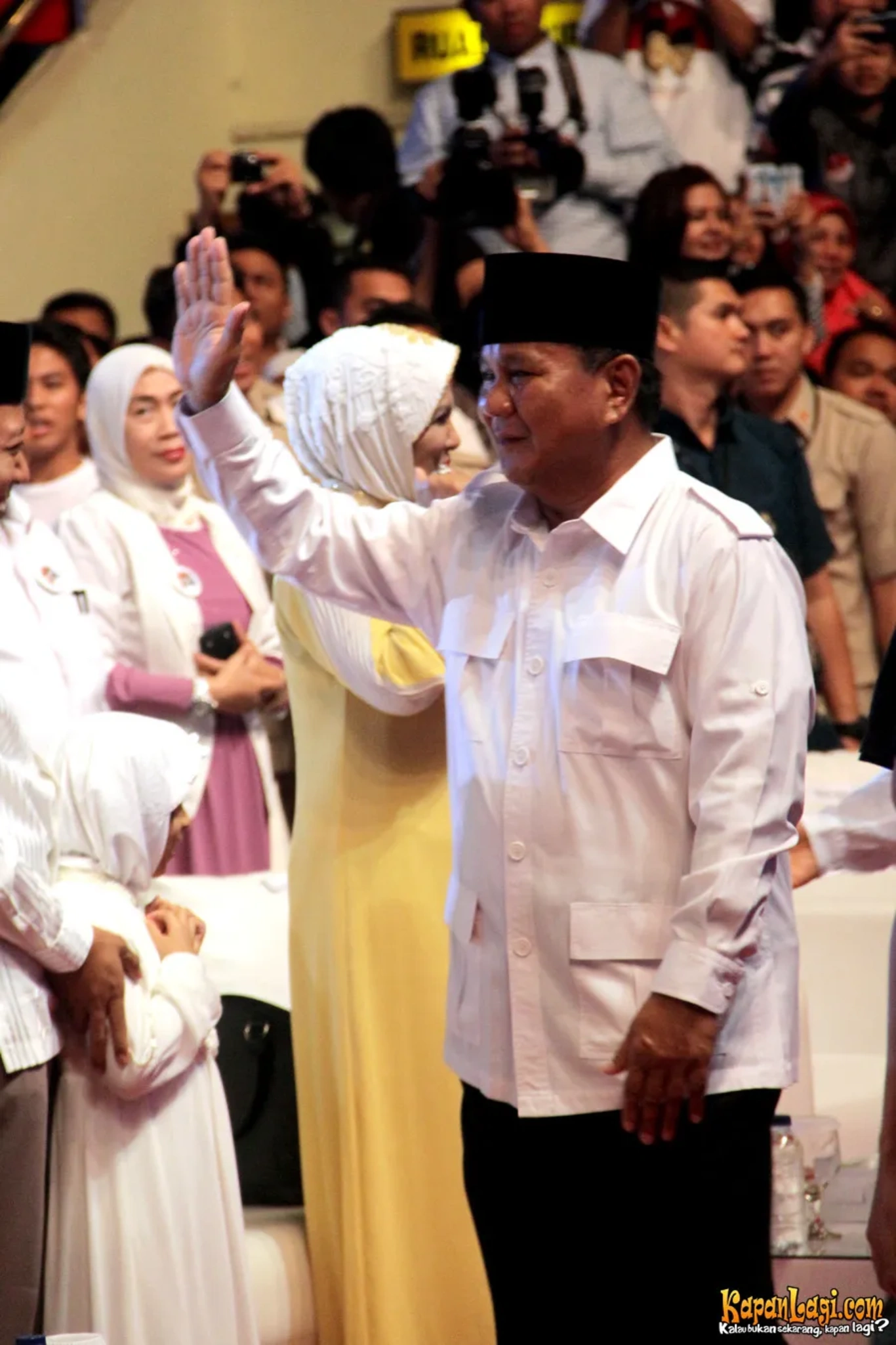 Jika Anda tidak melihat foto Prabowo Subianto, kemungkinan karena foto dengan nomor tersebut tidak tersedia di Kapanlagi.com™