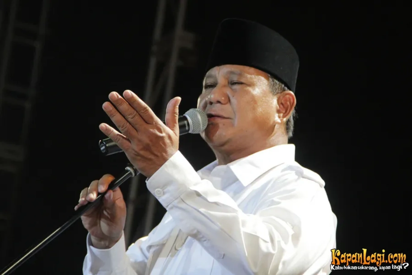 Jika Anda tidak melihat foto Prabowo Subianto, kemungkinan karena foto dengan nomor tersebut tidak tersedia di Kapanlagi.com™