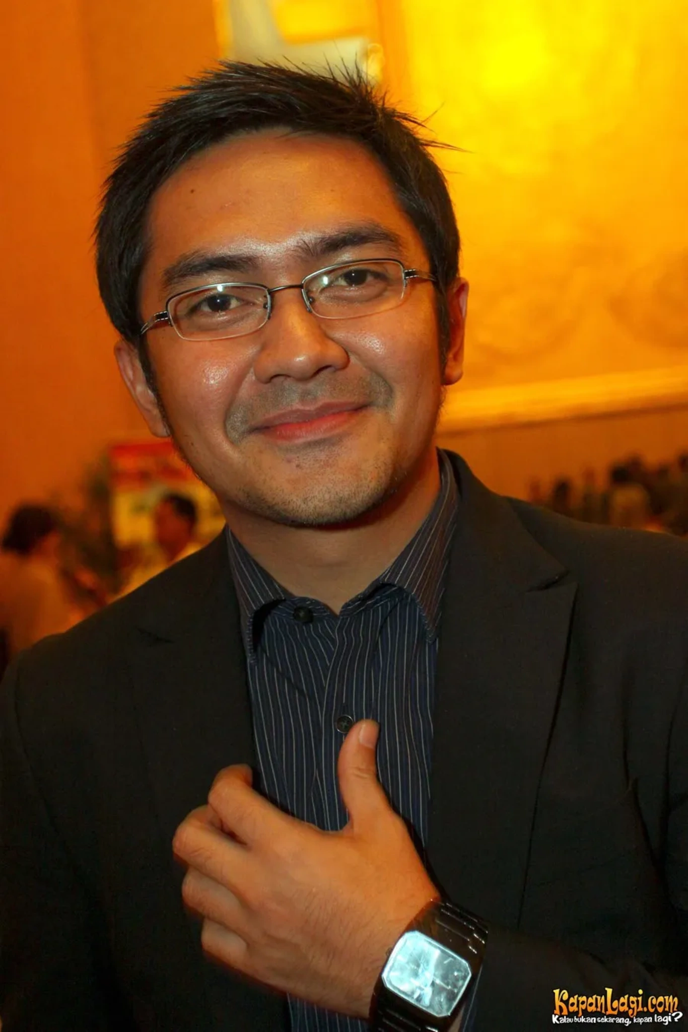Jika Anda tidak melihat foto Prabu Revolusi, kemungkinan karena foto dengan nomor tersebut tidak tersedia di Kapanlagi.com™