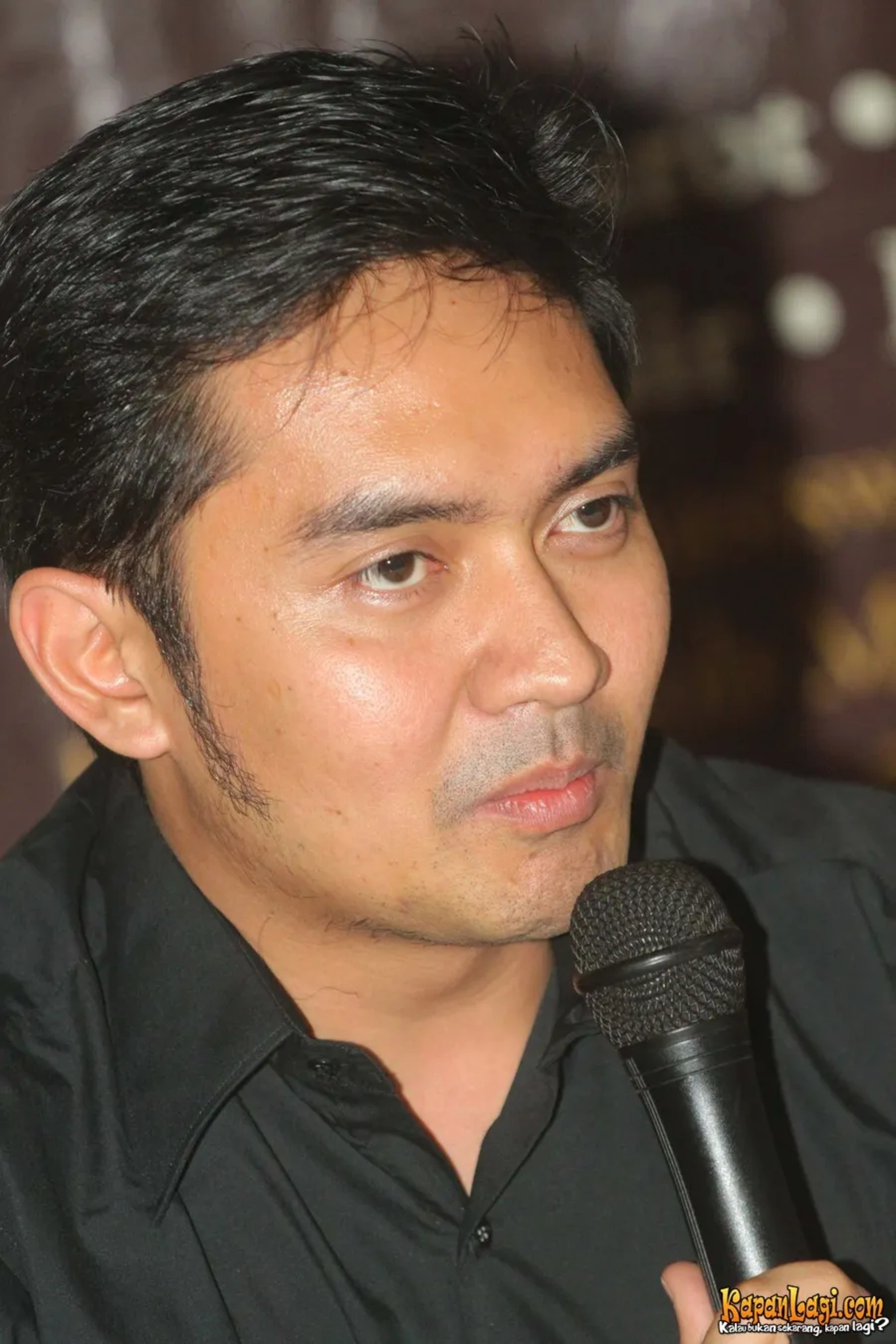 Jika Anda tidak melihat foto Prabu Revolusi, kemungkinan karena foto dengan nomor tersebut tidak tersedia di Kapanlagi.com™