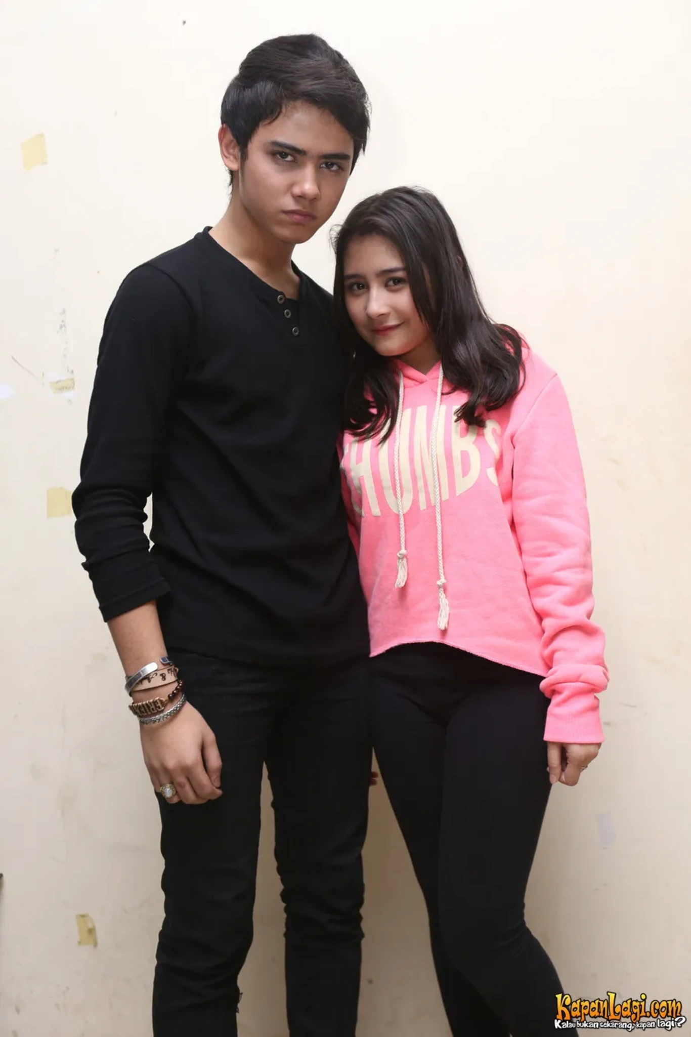 Jika Anda tidak melihat foto Prilly Latuconsina, kemungkinan karena foto dengan nomor tersebut tidak tersedia di Kapanlagi.com™