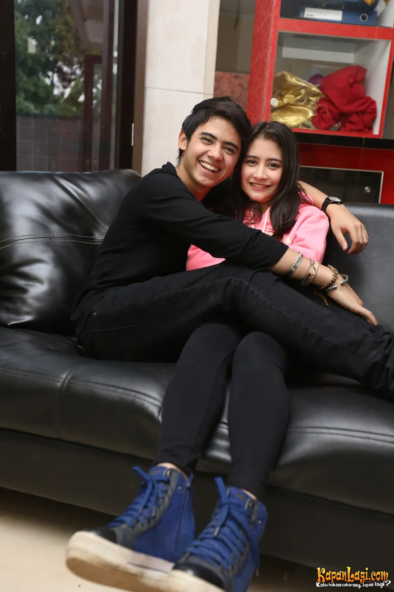 Jika Anda tidak melihat foto Prilly Latuconsina, kemungkinan karena foto dengan nomor tersebut tidak tersedia di Kapanlagi.com™