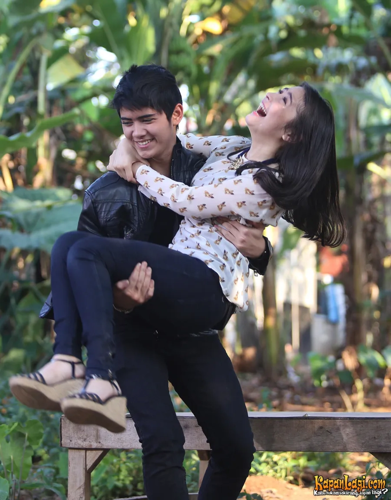 Jika Anda tidak melihat foto Prilly Latuconsina, kemungkinan karena foto dengan nomor tersebut tidak tersedia di Kapanlagi.com™