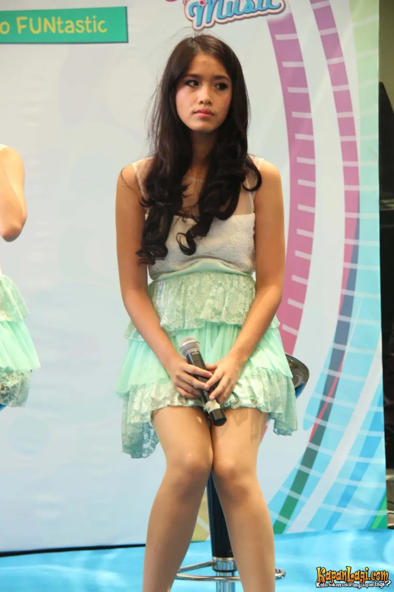 Jika Anda tidak melihat foto Princess, kemungkinan karena foto dengan nomor tersebut tidak tersedia di Kapanlagi.com™
