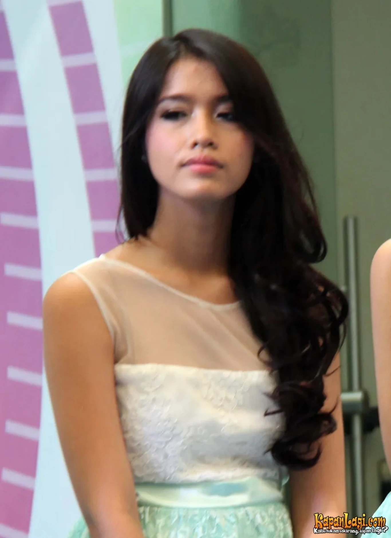 Jika Anda tidak melihat foto Princess, kemungkinan karena foto dengan nomor tersebut tidak tersedia di Kapanlagi.com™