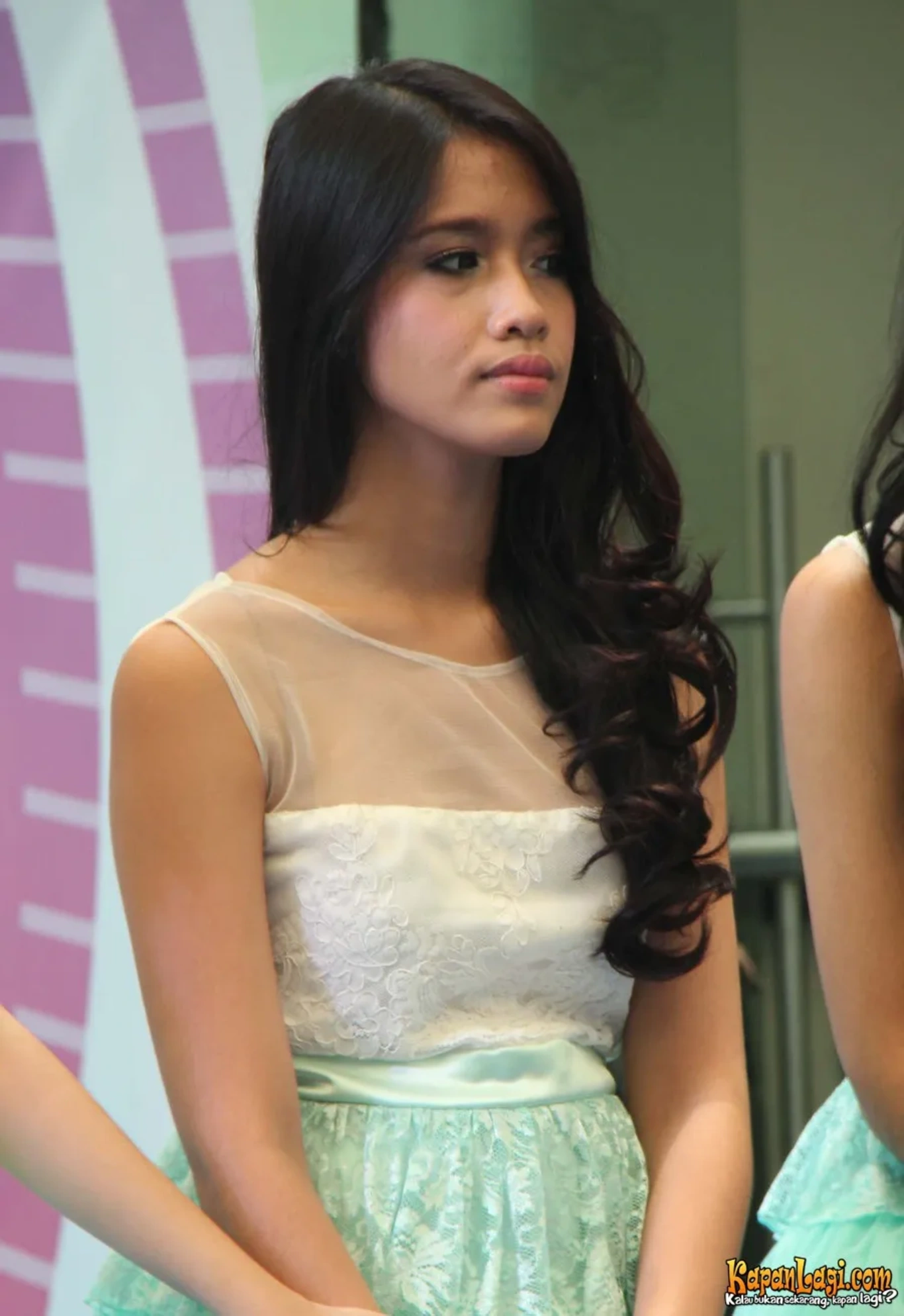 Jika Anda tidak melihat foto Princess, kemungkinan karena foto dengan nomor tersebut tidak tersedia di Kapanlagi.com™