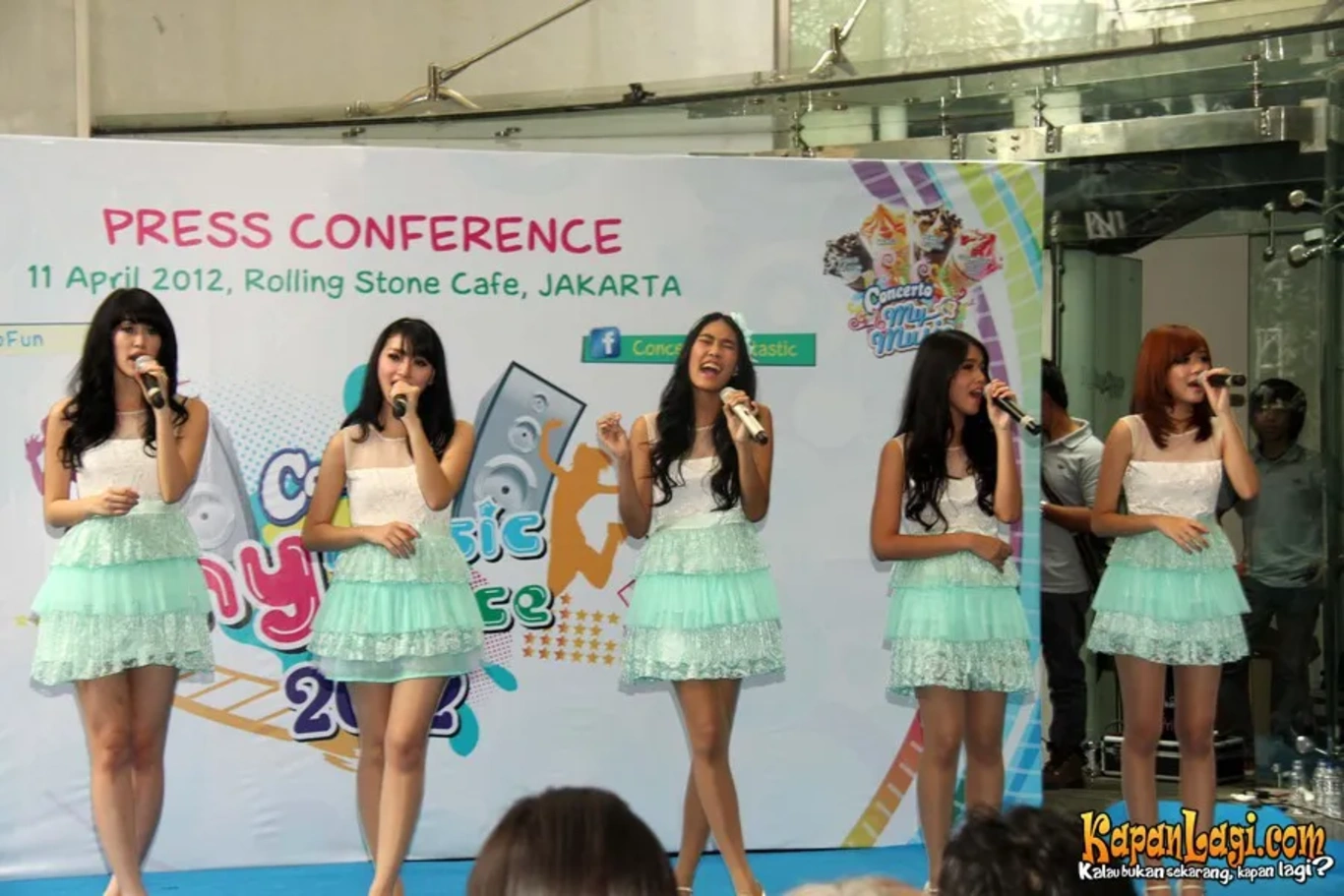 Jika Anda tidak melihat foto Princess, kemungkinan karena foto dengan nomor tersebut tidak tersedia di Kapanlagi.com™
