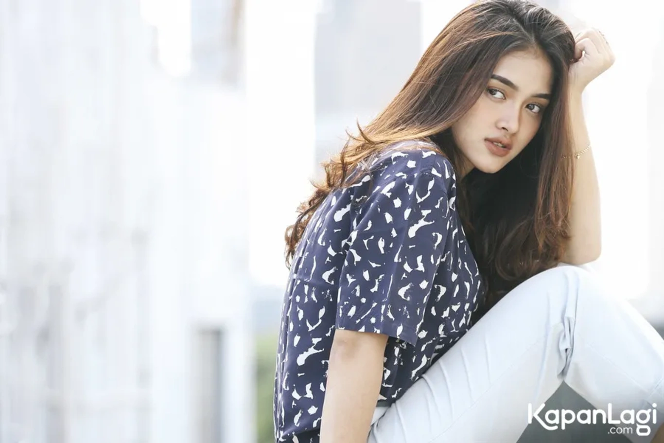 Jika Anda tidak melihat foto Prinsa Mandagie, kemungkinan karena foto dengan nomor tersebut tidak tersedia di Kapanlagi.com™