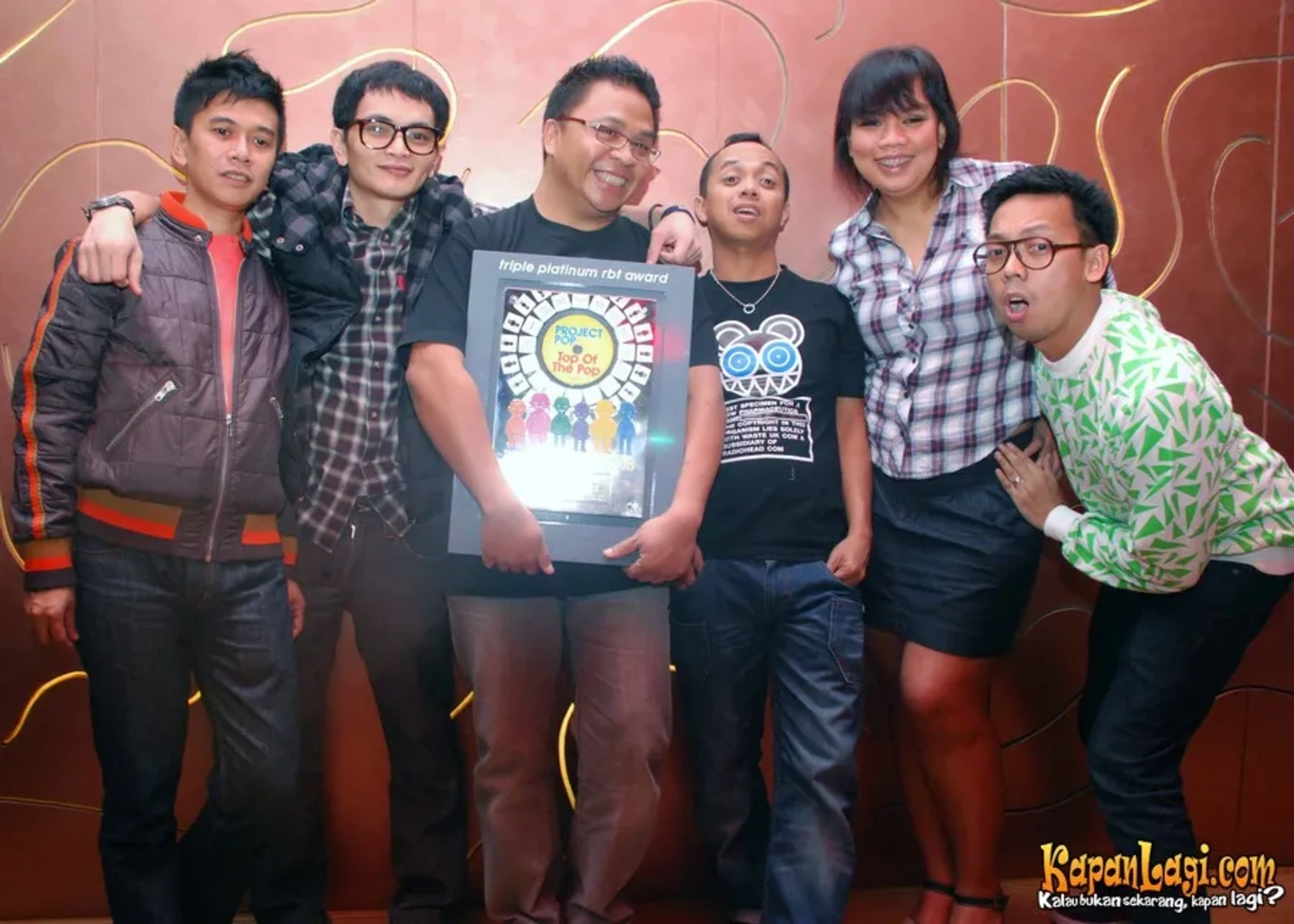 Jika Anda tidak melihat foto Project Pop, kemungkinan karena foto dengan nomor tersebut tidak tersedia di Kapanlagi.com™