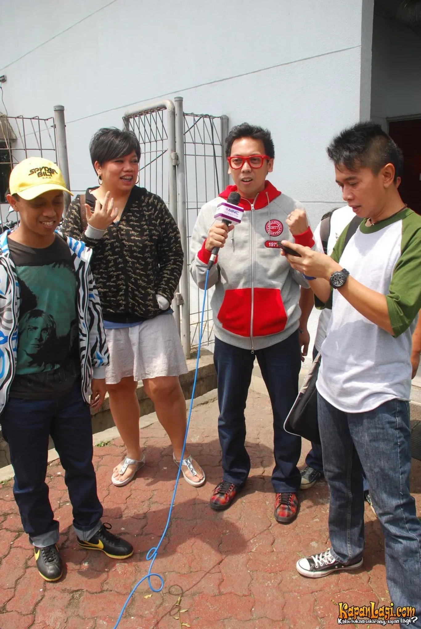 Jika Anda tidak melihat foto Project Pop, kemungkinan karena foto dengan nomor tersebut tidak tersedia di Kapanlagi.com™