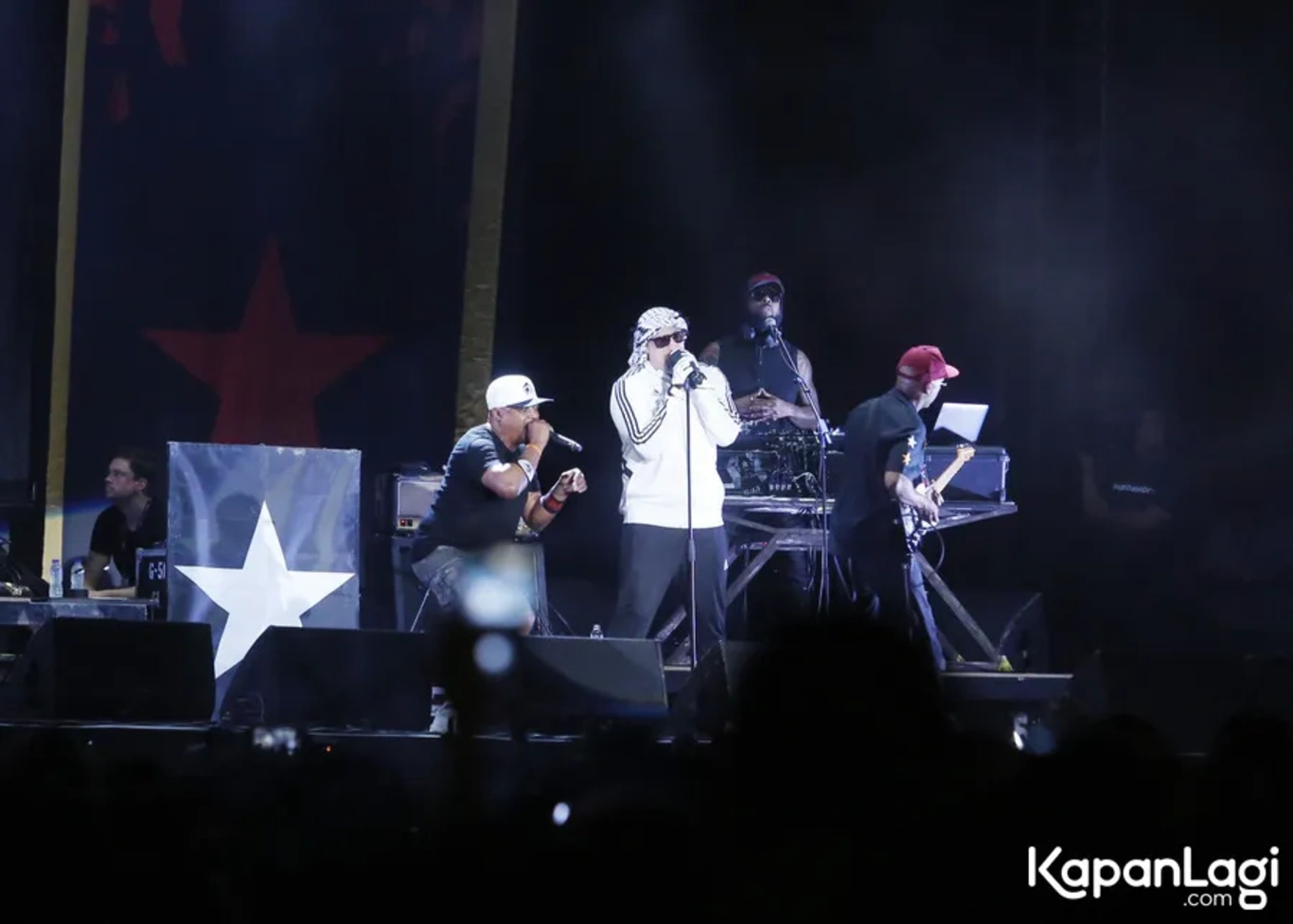 Jika Anda tidak melihat foto Prophets Of Rage, kemungkinan karena foto dengan nomor tersebut tidak tersedia di Kapanlagi.com™