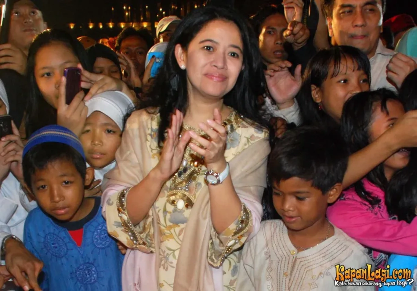 Jika Anda tidak melihat foto Puan Maharani, kemungkinan karena foto dengan nomor tersebut tidak tersedia di Kapanlagi.com™