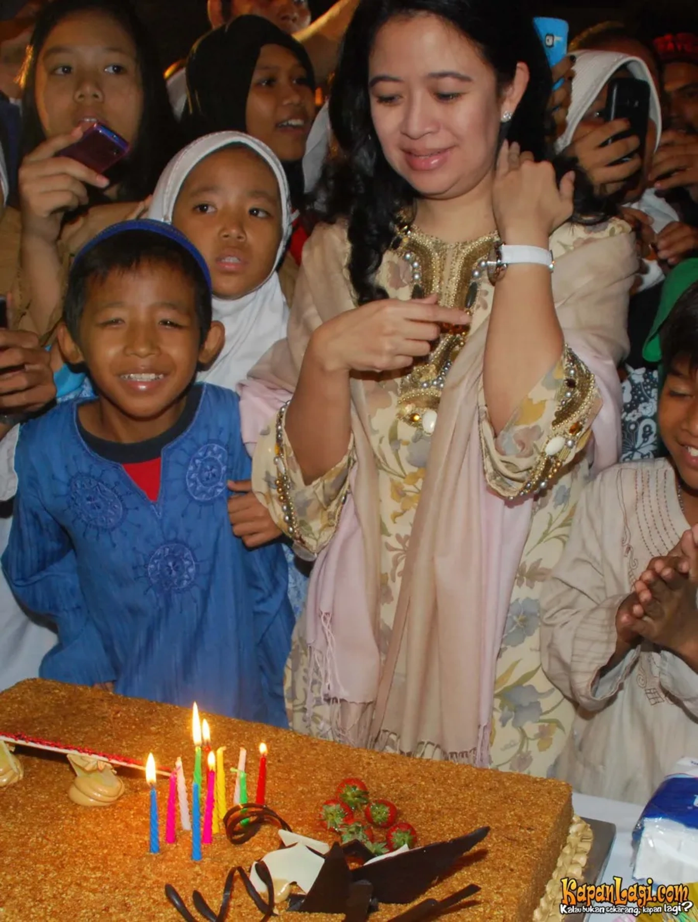 Jika Anda tidak melihat foto Puan Maharani, kemungkinan karena foto dengan nomor tersebut tidak tersedia di Kapanlagi.com™