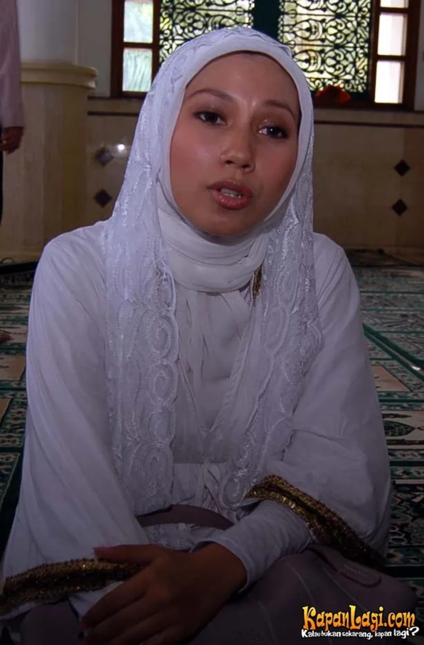 Jika Anda tidak melihat foto Puput Melati, kemungkinan karena foto dengan nomor tersebut tidak tersedia di Kapanlagi.com™