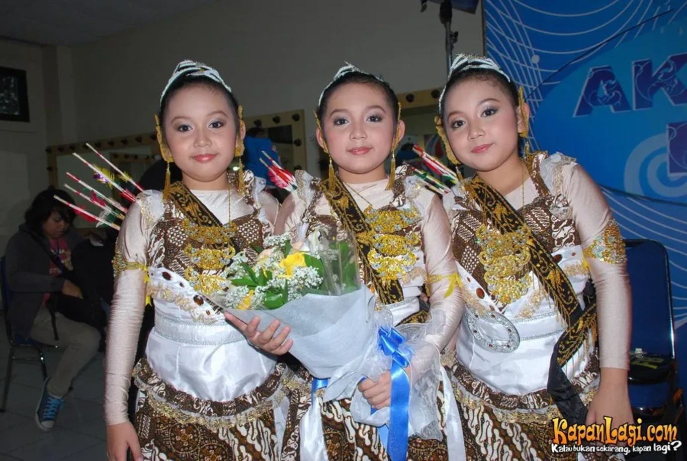 Jika Anda tidak melihat foto Purwa Kembar, kemungkinan karena foto dengan nomor tersebut tidak tersedia di Kapanlagi.com™