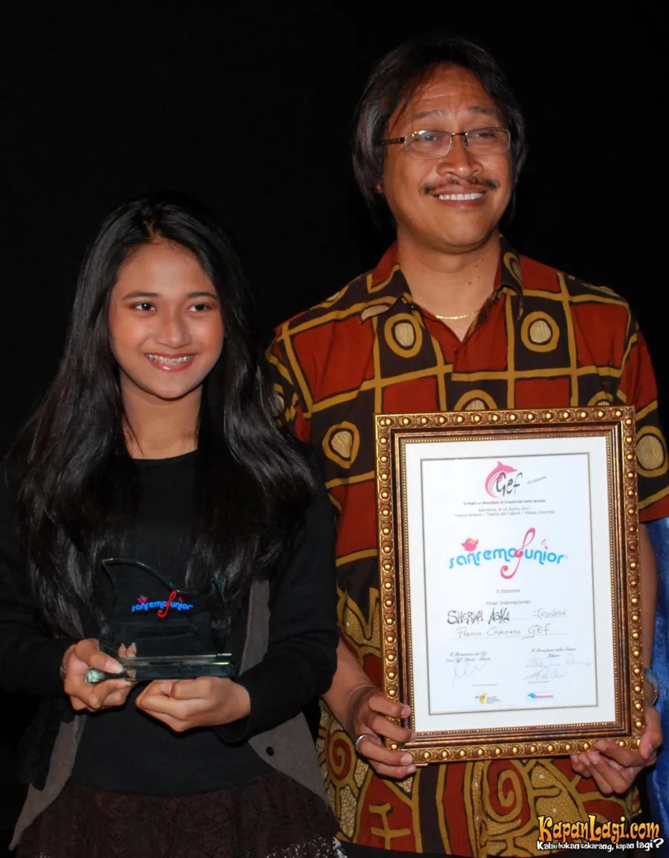 Jika Anda tidak melihat foto Purwatjaraka, kemungkinan karena foto dengan nomor tersebut tidak tersedia di Kapanlagi.com™