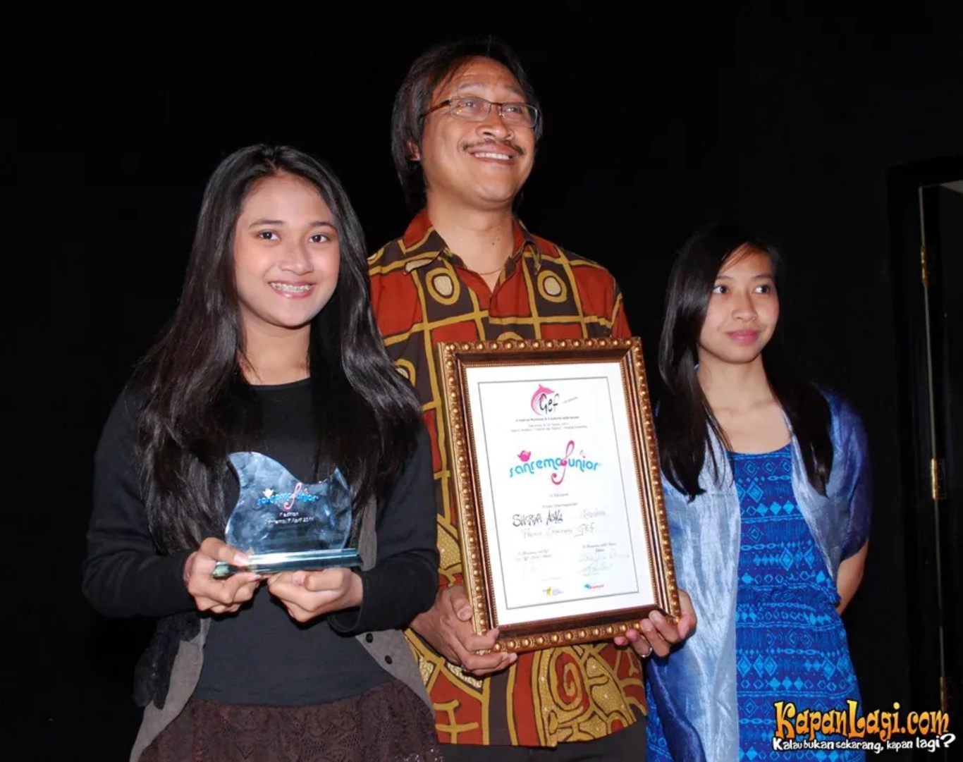 Jika Anda tidak melihat foto Purwatjaraka, kemungkinan karena foto dengan nomor tersebut tidak tersedia di Kapanlagi.com™