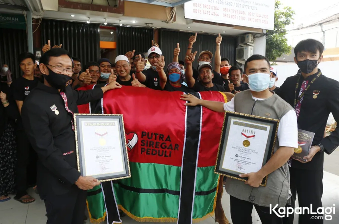 Jika Anda tidak melihat foto Putra Siregar, kemungkinan karena foto dengan nomor tersebut tidak tersedia di Kapanlagi.com™