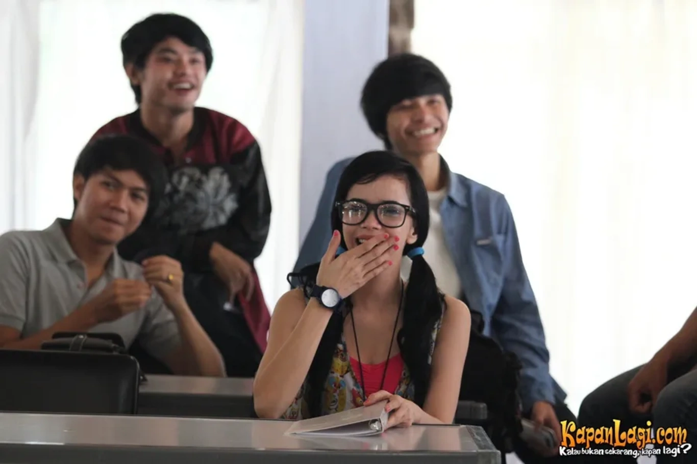 Jika Anda tidak melihat foto Putri Angel, kemungkinan karena foto dengan nomor tersebut tidak tersedia di Kapanlagi.com™