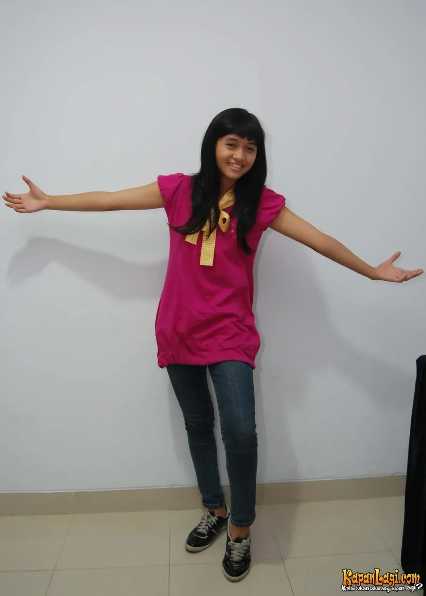 Jika Anda tidak melihat foto Putri Ayu, kemungkinan karena foto dengan nomor tersebut tidak tersedia di Kapanlagi.com™