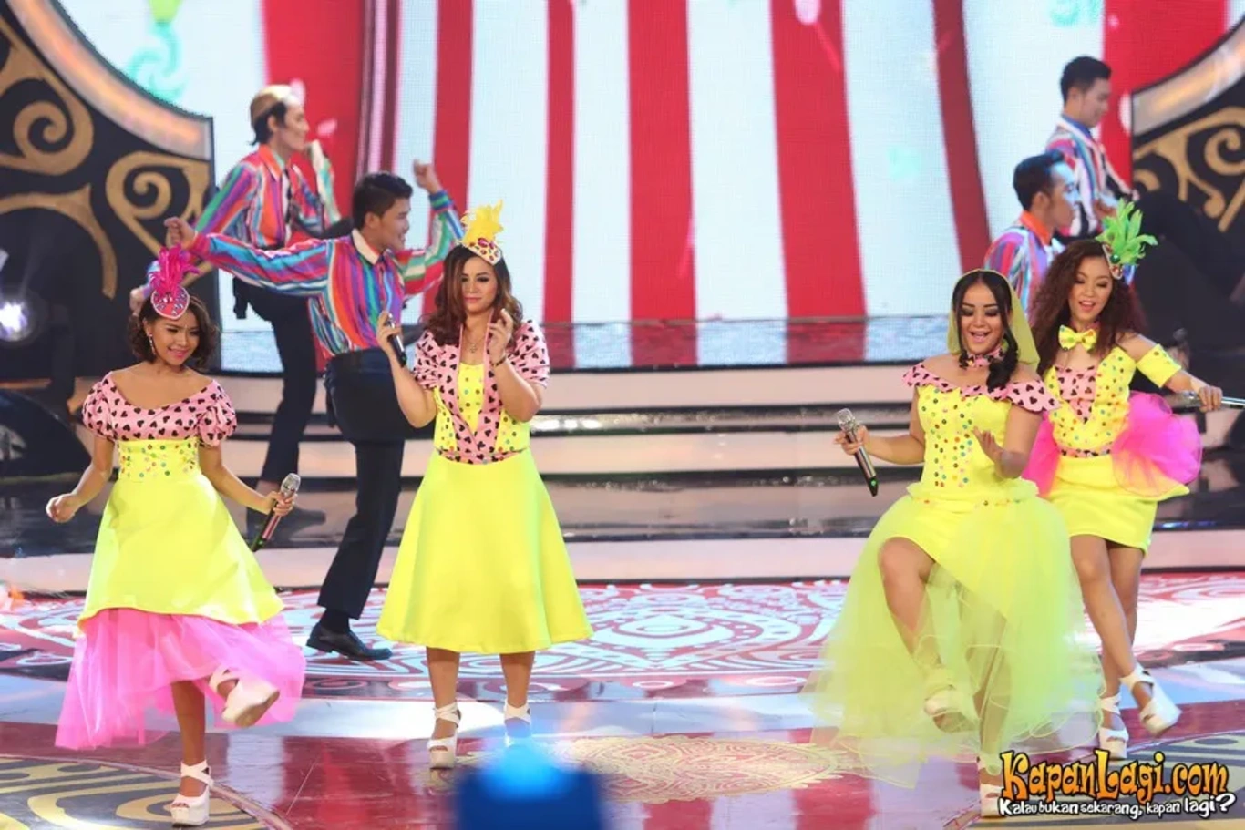 Jika Anda tidak melihat foto Putri Bahar, kemungkinan karena foto dengan nomor tersebut tidak tersedia di Kapanlagi.com™