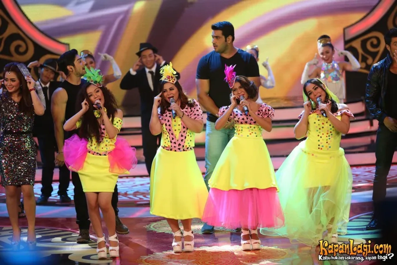 Jika Anda tidak melihat foto Putri Bahar, kemungkinan karena foto dengan nomor tersebut tidak tersedia di Kapanlagi.com™