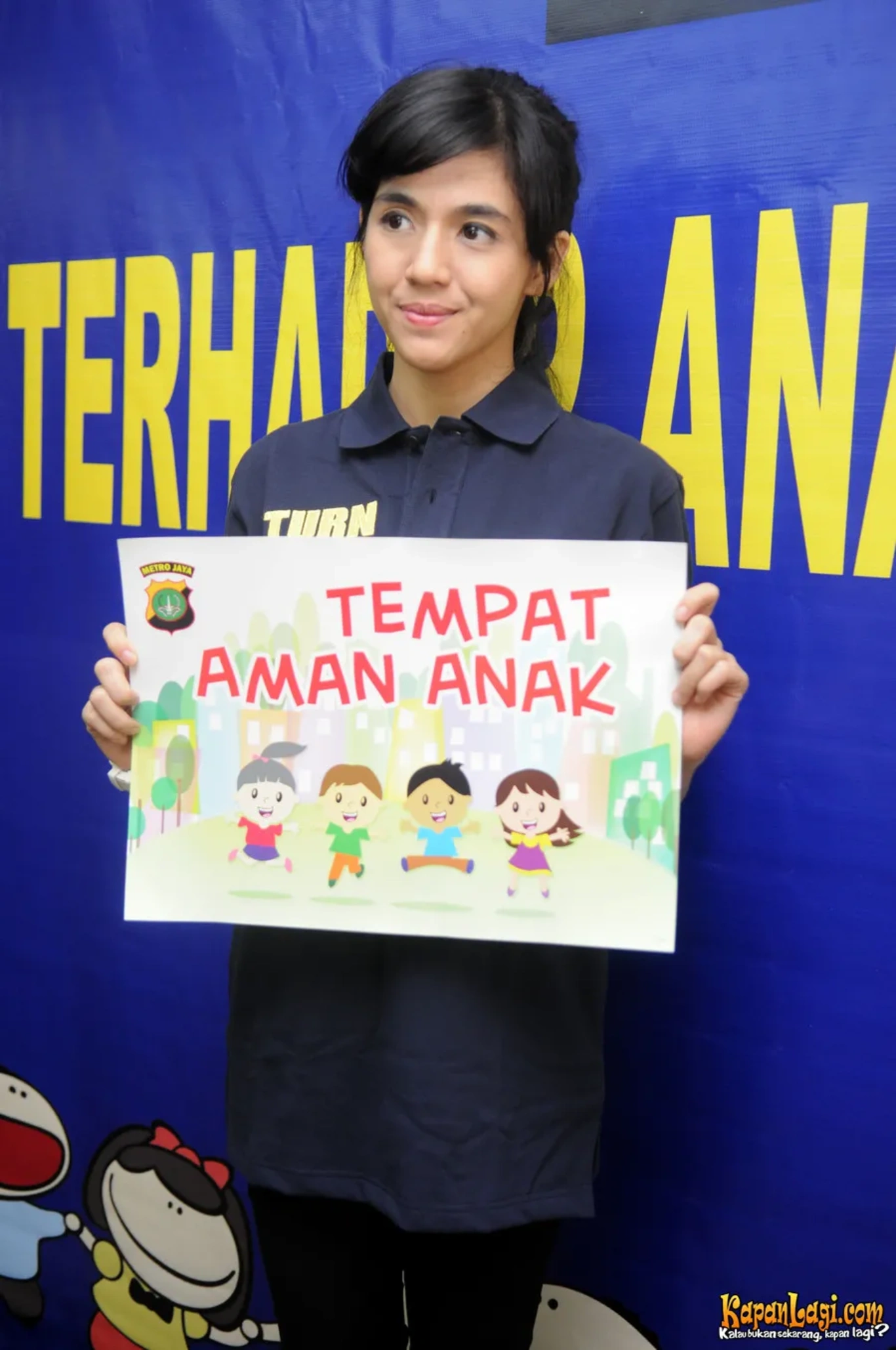 Jika Anda tidak melihat foto Putri Una Astari, kemungkinan karena foto dengan nomor tersebut tidak tersedia di Kapanlagi.com™