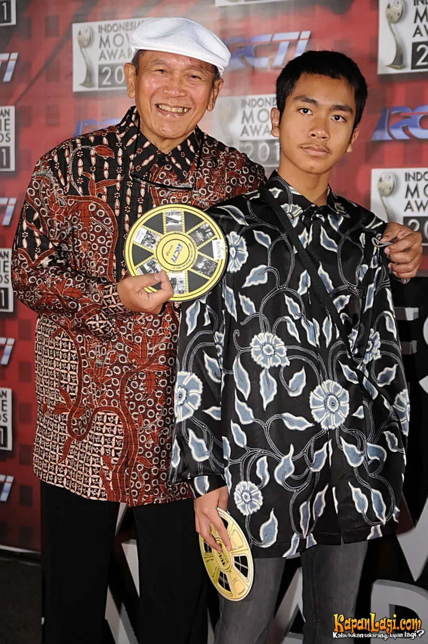 Jika Anda tidak melihat foto Putu Wijaya, kemungkinan karena foto dengan nomor tersebut tidak tersedia di Kapanlagi.com™