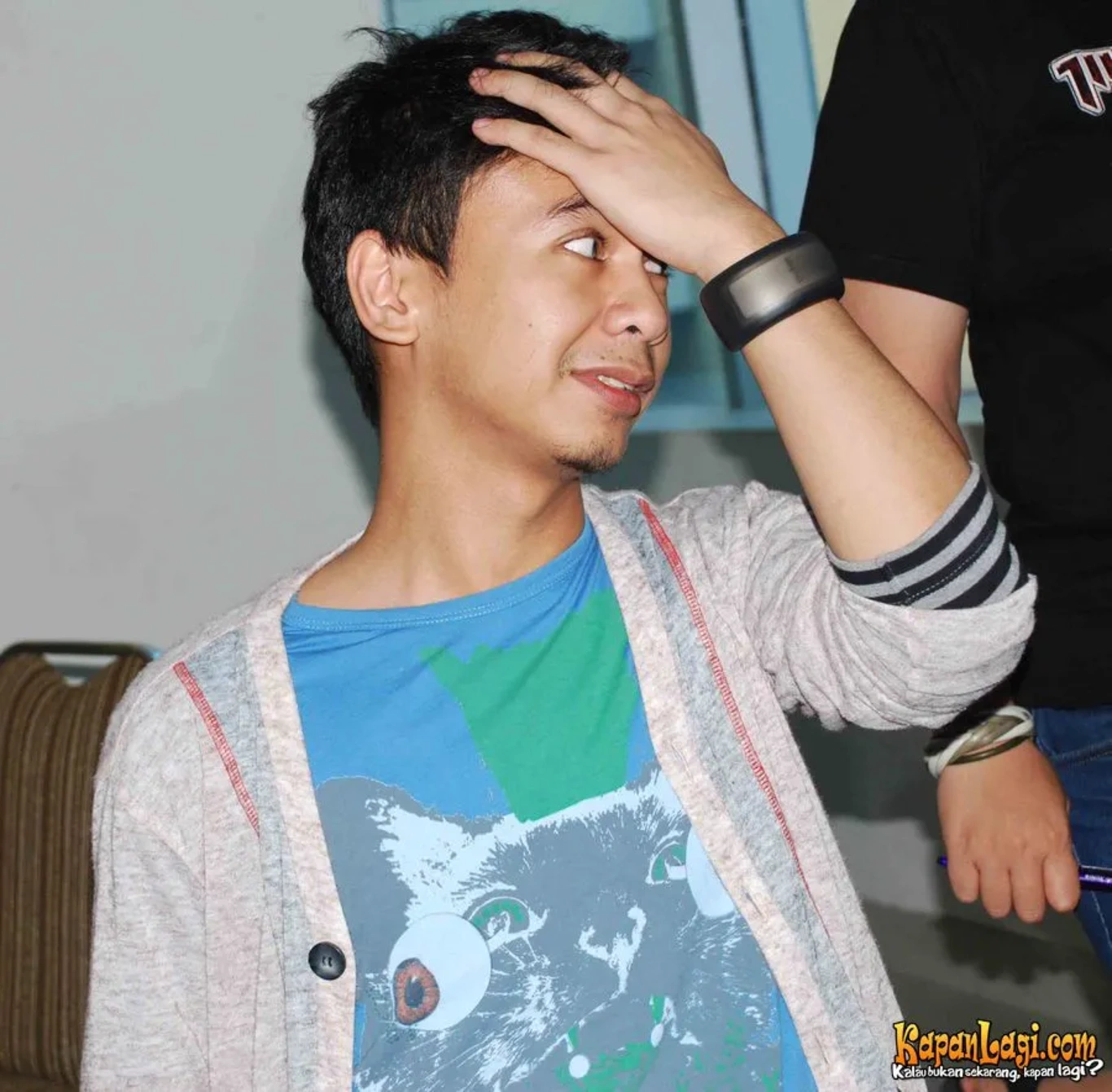 Jika Anda tidak melihat foto Raditya Dika, kemungkinan karena foto dengan nomor tersebut tidak tersedia di Kapanlagi.com™