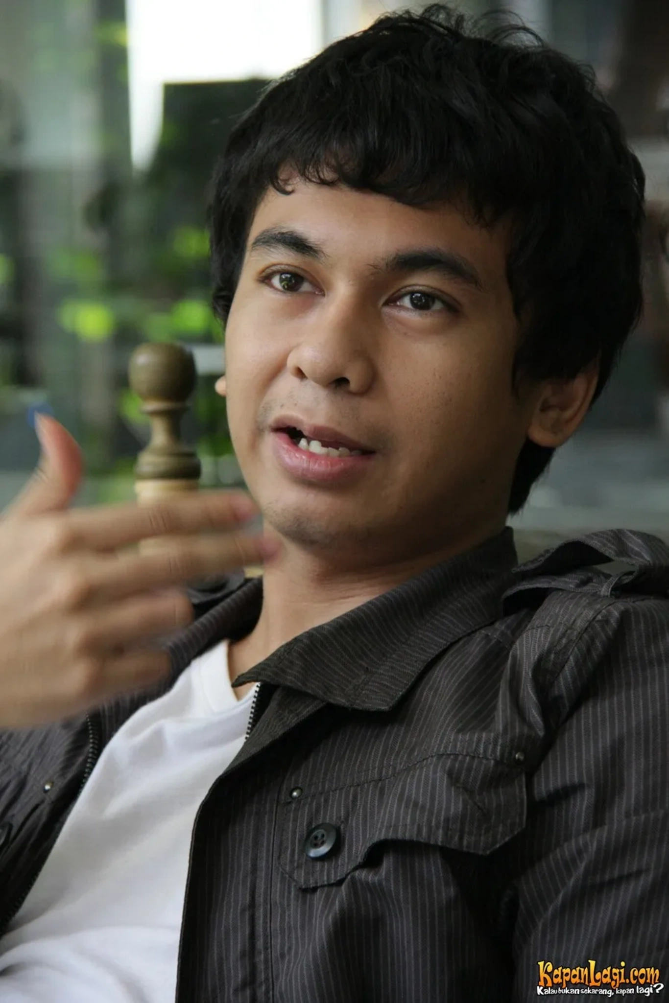 Jika Anda tidak melihat foto Raditya Dika, kemungkinan karena foto dengan nomor tersebut tidak tersedia di Kapanlagi.com™