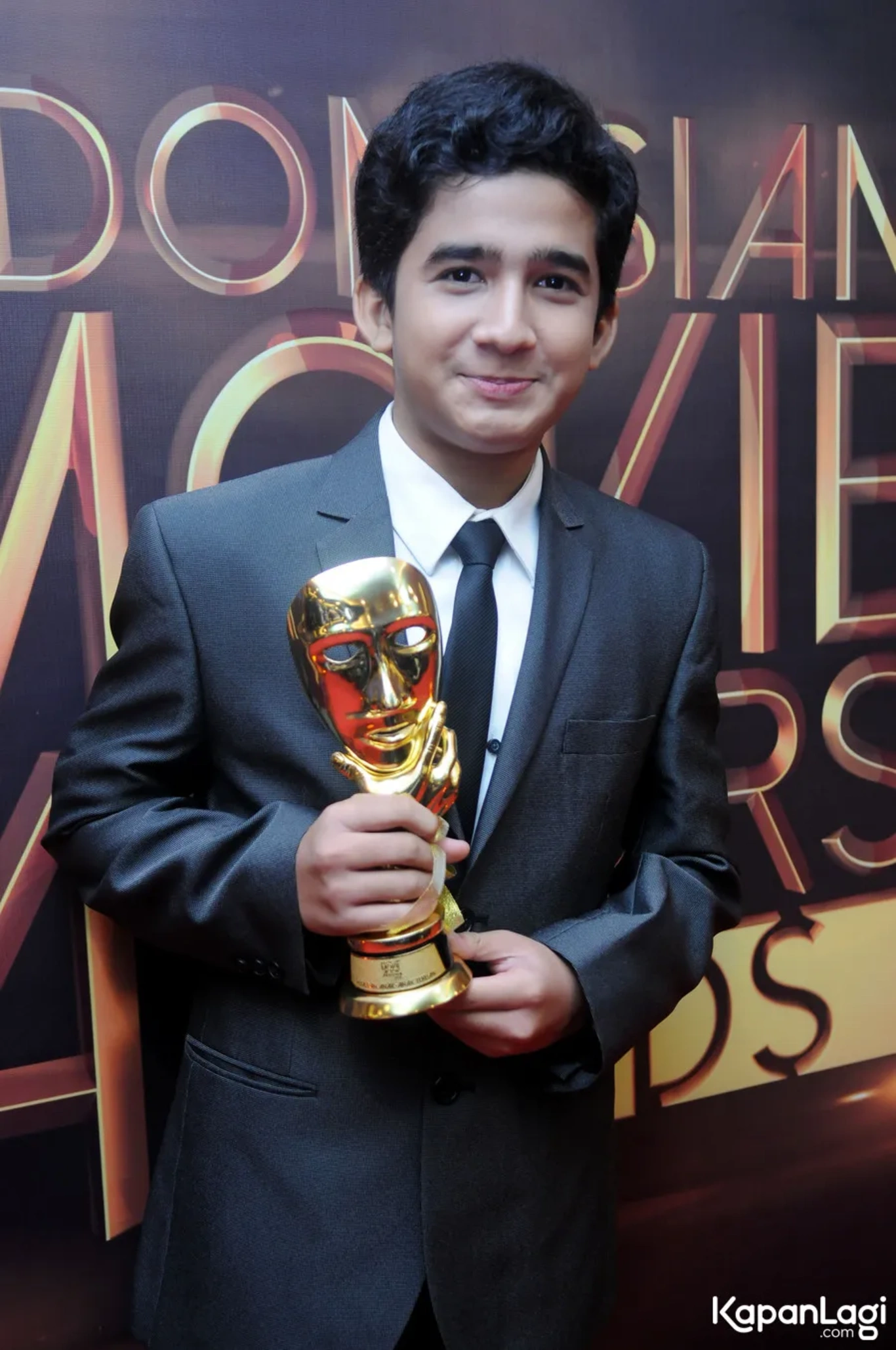 Jika Anda tidak melihat foto Raihan Khan, kemungkinan karena foto dengan nomor tersebut tidak tersedia di Kapanlagi.com™