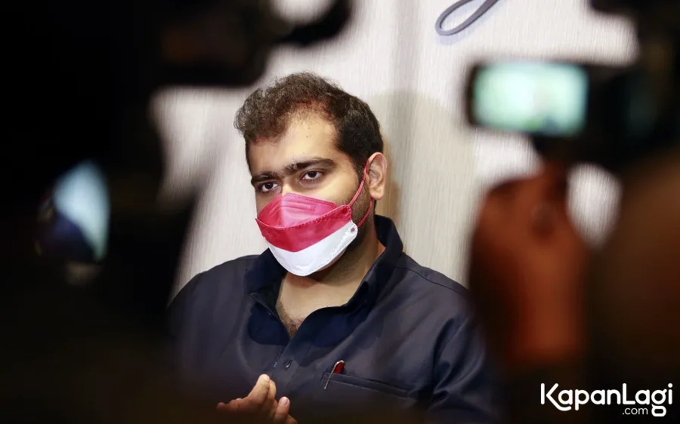 Jika Anda tidak melihat foto Rakesh Desainer, kemungkinan karena foto dengan nomor tersebut tidak tersedia di Kapanlagi.com™