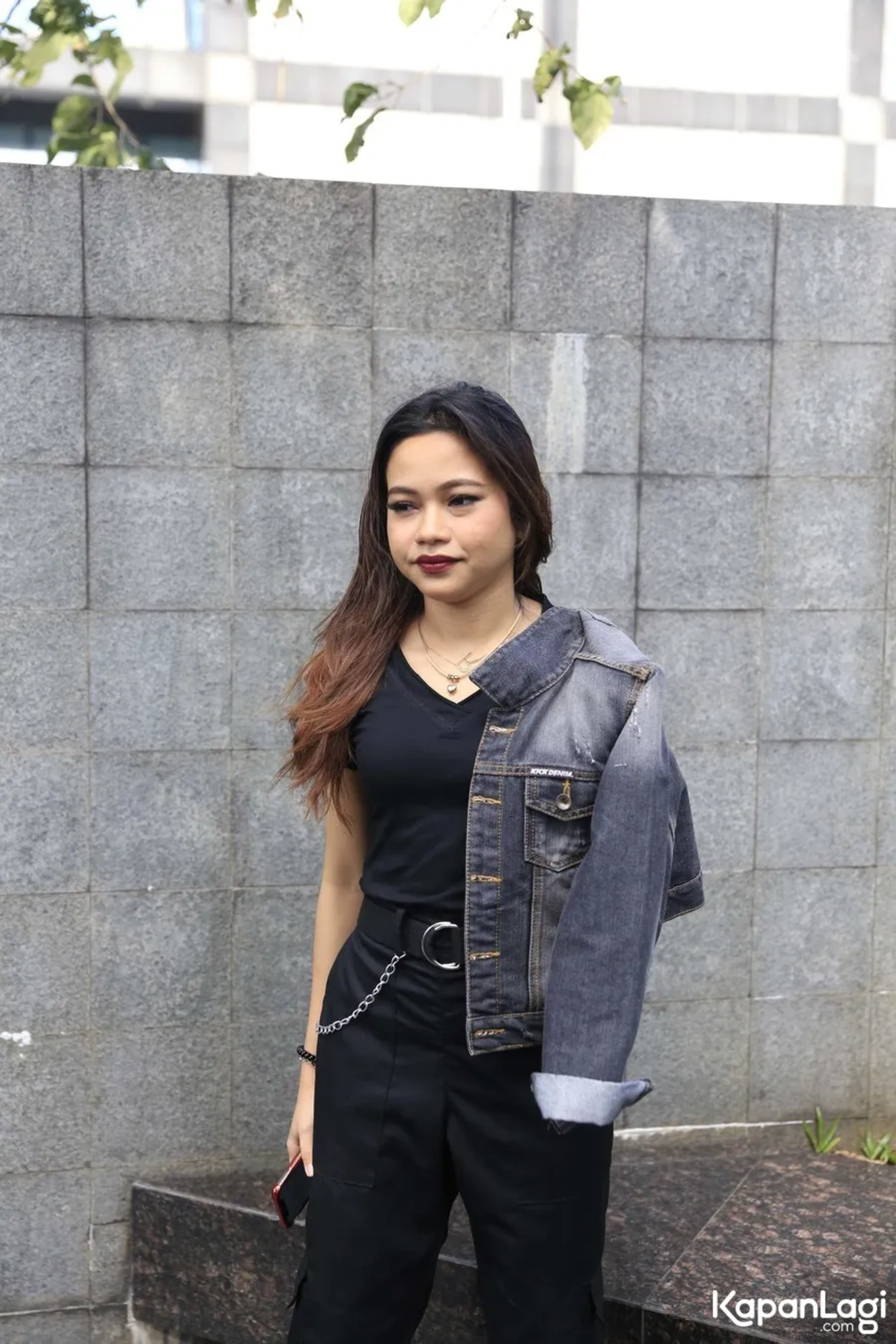 Jika Anda tidak melihat foto Rara Lida, kemungkinan karena foto dengan nomor tersebut tidak tersedia di Kapanlagi.com™