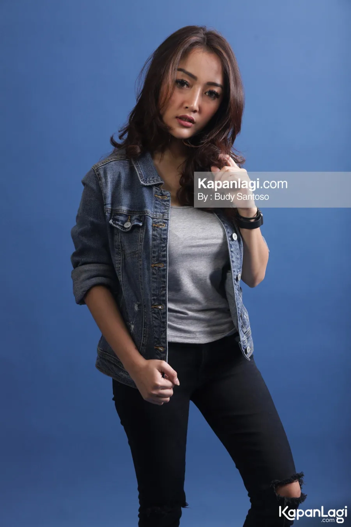 Jika Anda tidak melihat foto Ratu Azalia, kemungkinan karena foto dengan nomor tersebut tidak tersedia di Kapanlagi.com™