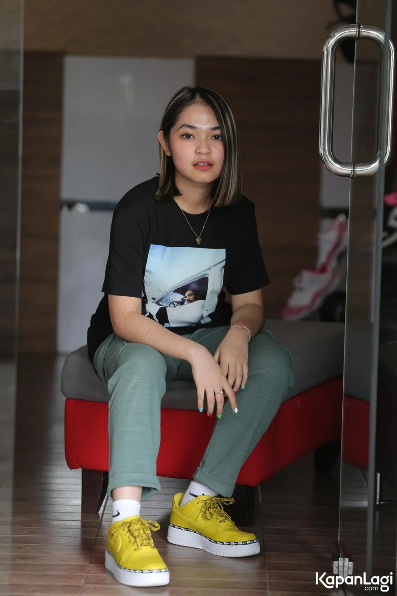 Jika Anda tidak melihat foto Regina Poetiray Regina Geisha, kemungkinan karena foto dengan nomor tersebut tidak tersedia di Kapanlagi.com™