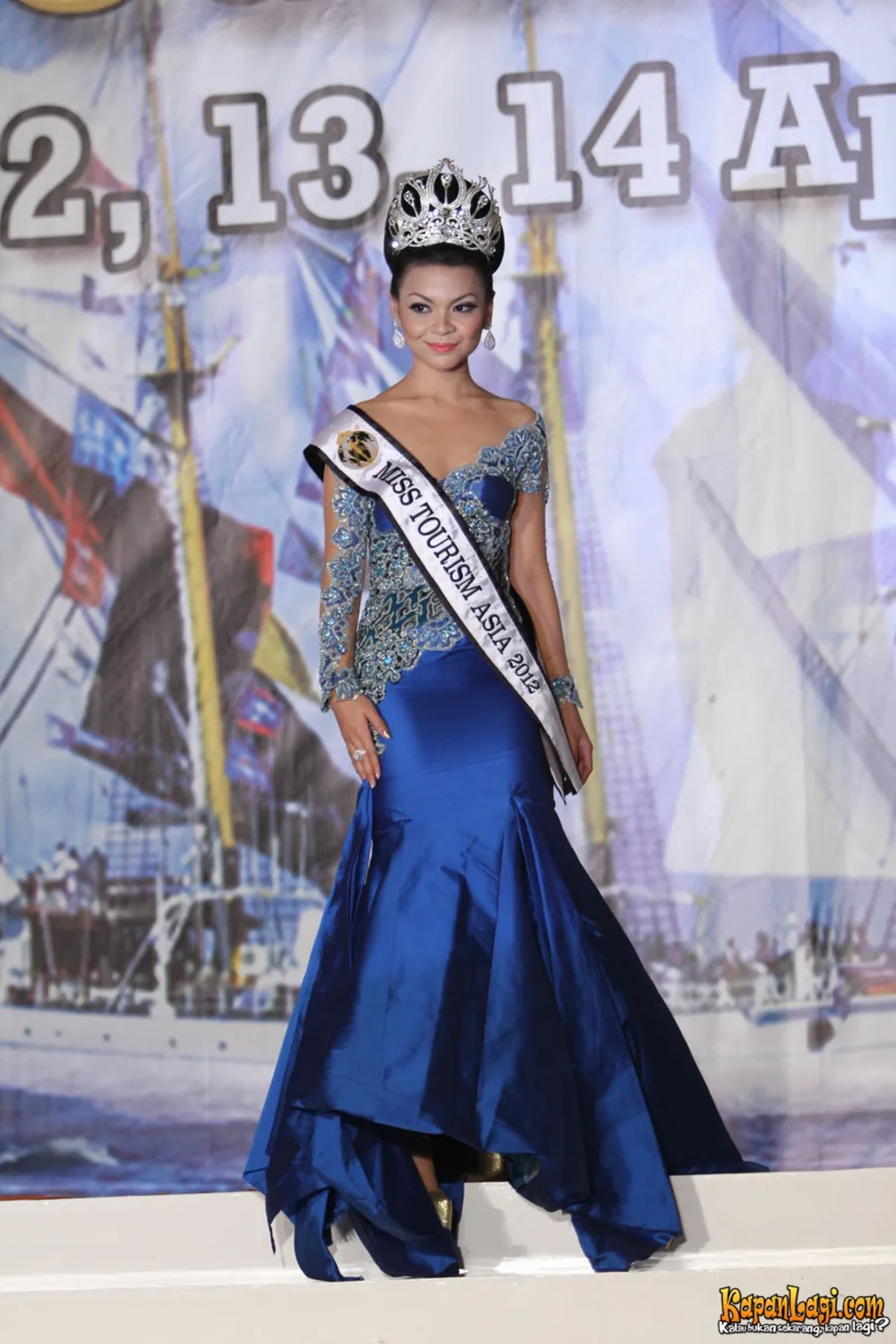 Jika Anda tidak melihat foto Reinita Arlin, kemungkinan karena foto dengan nomor tersebut tidak tersedia di Kapanlagi.com™