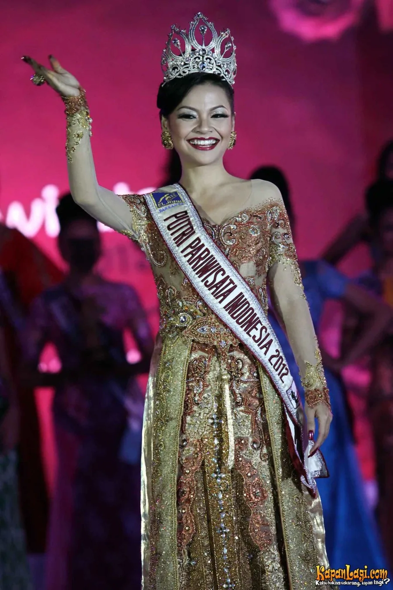 Jika Anda tidak melihat foto Reinita Arlin, kemungkinan karena foto dengan nomor tersebut tidak tersedia di Kapanlagi.com™