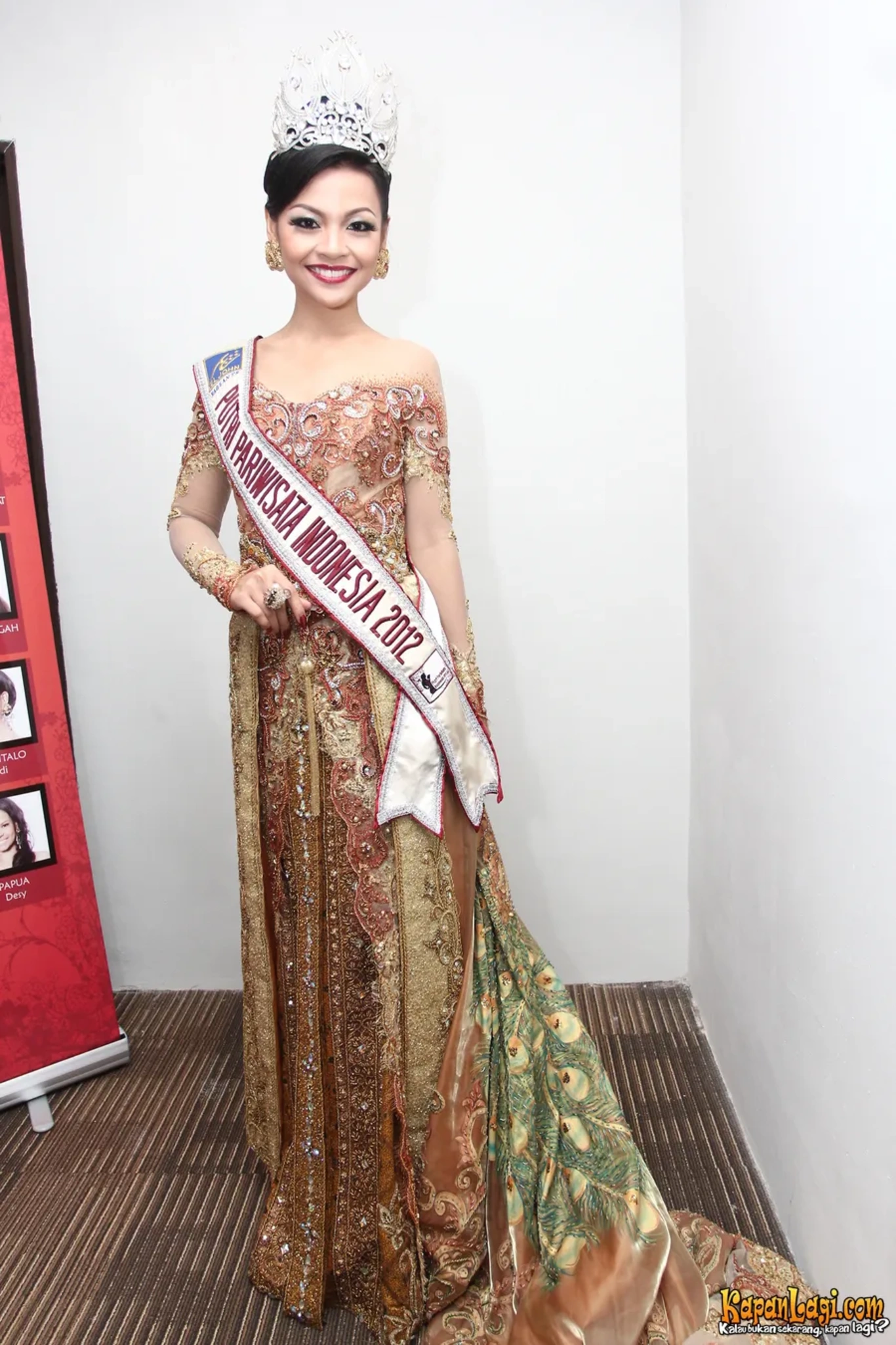 Jika Anda tidak melihat foto Reinita Arlin, kemungkinan karena foto dengan nomor tersebut tidak tersedia di Kapanlagi.com™