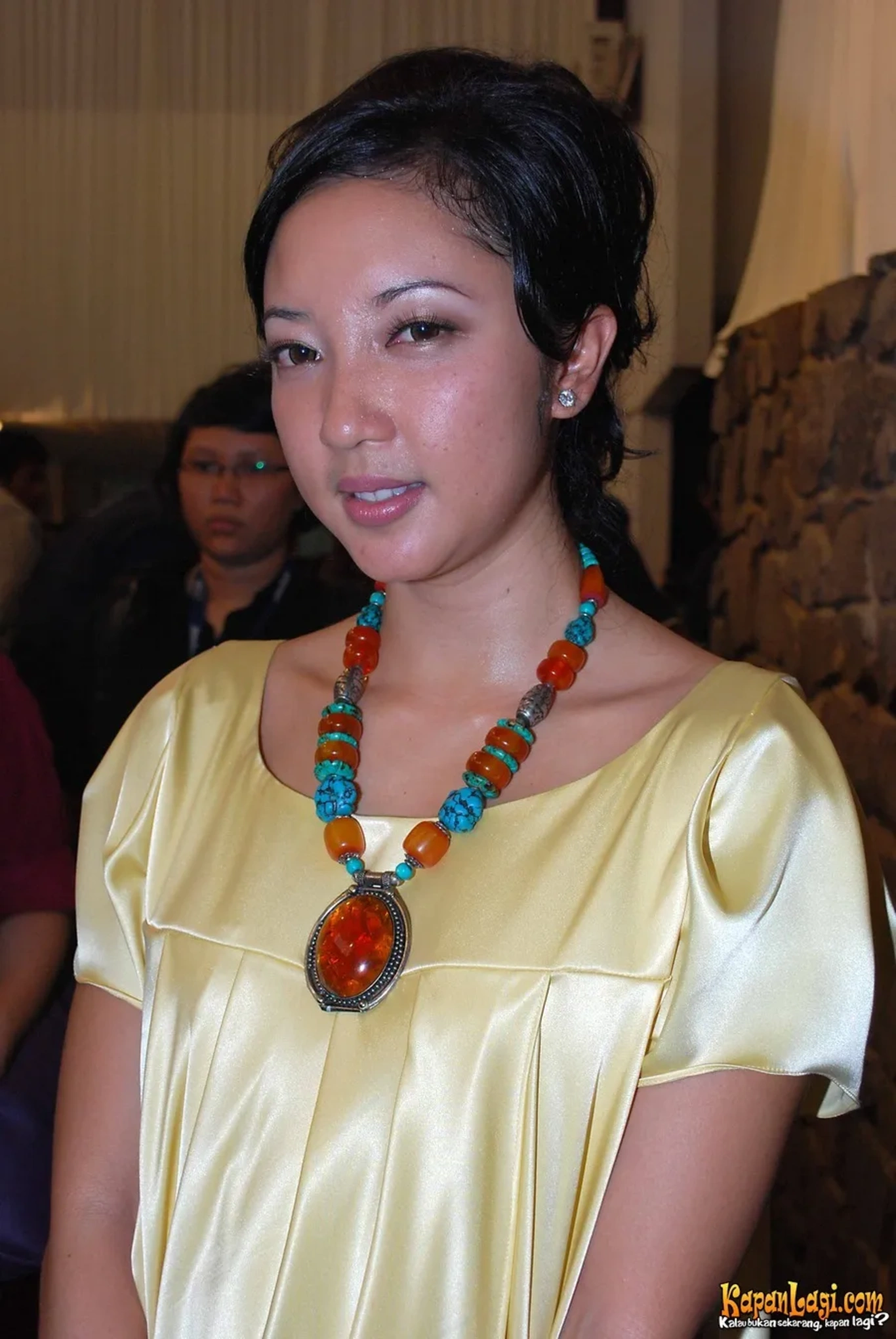 Jika Anda tidak melihat foto Reni Sutiyoso, kemungkinan karena foto dengan nomor tersebut tidak tersedia di Kapanlagi.com™