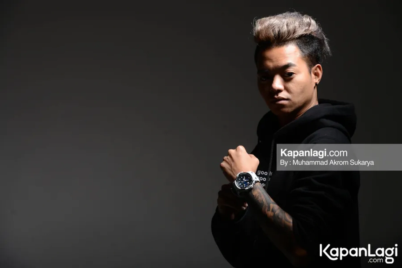 Jika Anda tidak melihat foto Reza Arap, kemungkinan karena foto dengan nomor tersebut tidak tersedia di Kapanlagi.com™