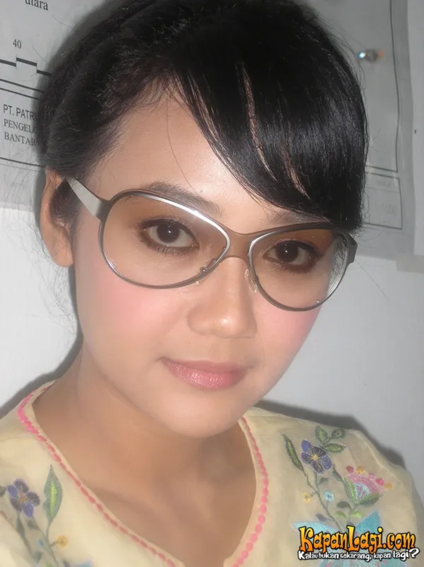 Jika Anda tidak melihat foto Rheina Maryana Ipeh, kemungkinan karena foto dengan nomor tersebut tidak tersedia di Kapanlagi.com™
