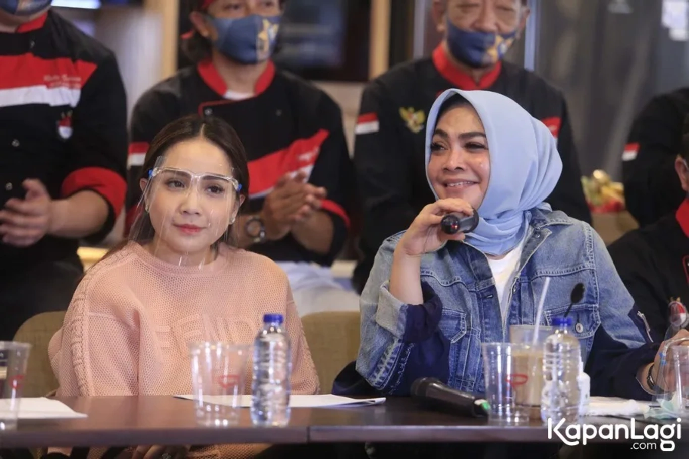 Jika Anda tidak melihat foto Rieta Amilia, kemungkinan karena foto dengan nomor tersebut tidak tersedia di Kapanlagi.com™