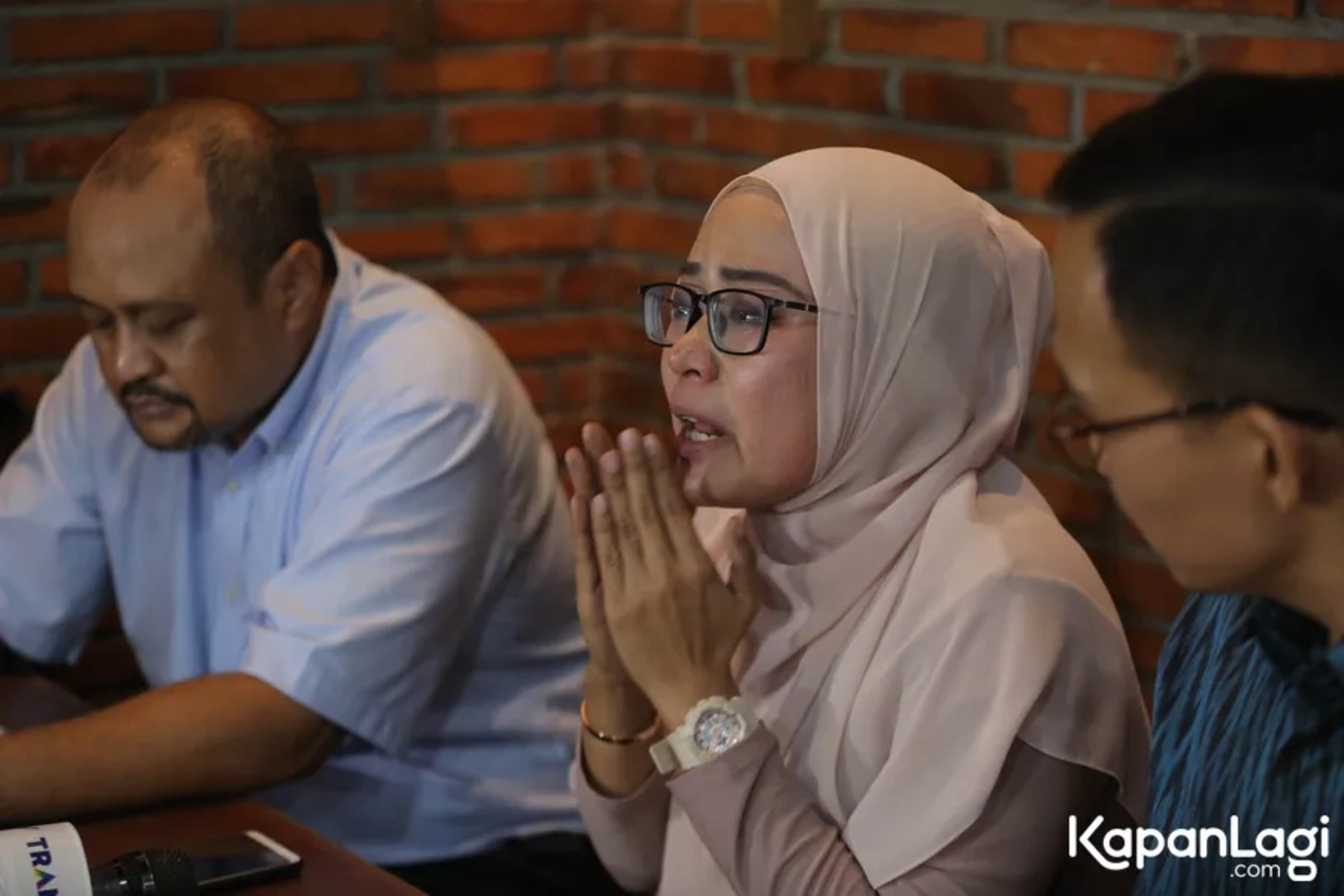 Jika Anda tidak melihat foto Rika Wijaya, kemungkinan karena foto dengan nomor tersebut tidak tersedia di Kapanlagi.com™