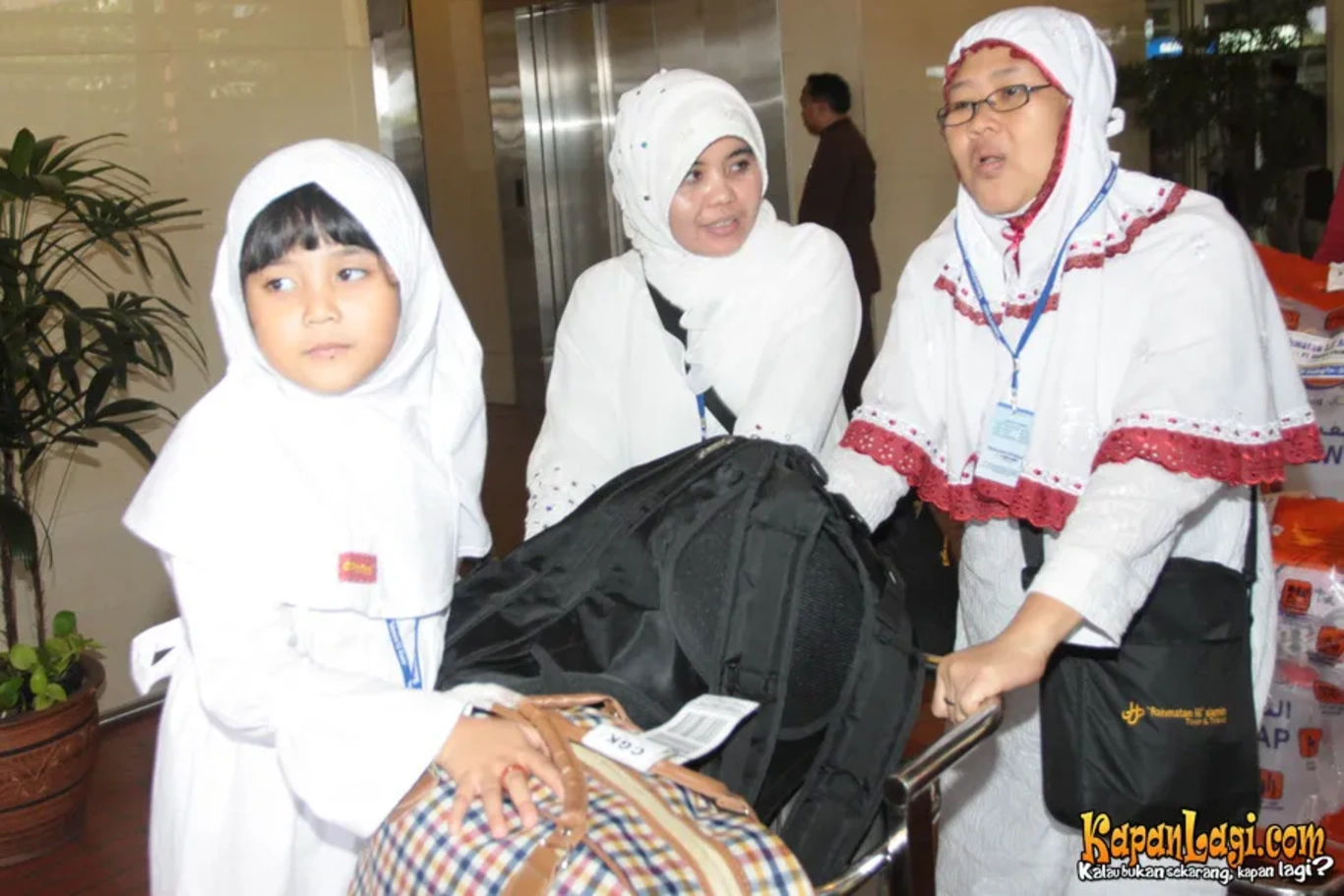 Jika Anda tidak melihat foto Rini S Bon Bon, kemungkinan karena foto dengan nomor tersebut tidak tersedia di Kapanlagi.com™
