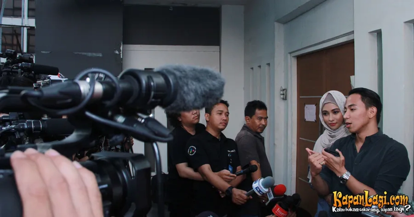 Jika Anda tidak melihat foto Riphat Fattah, kemungkinan karena foto dengan nomor tersebut tidak tersedia di Kapanlagi.com™